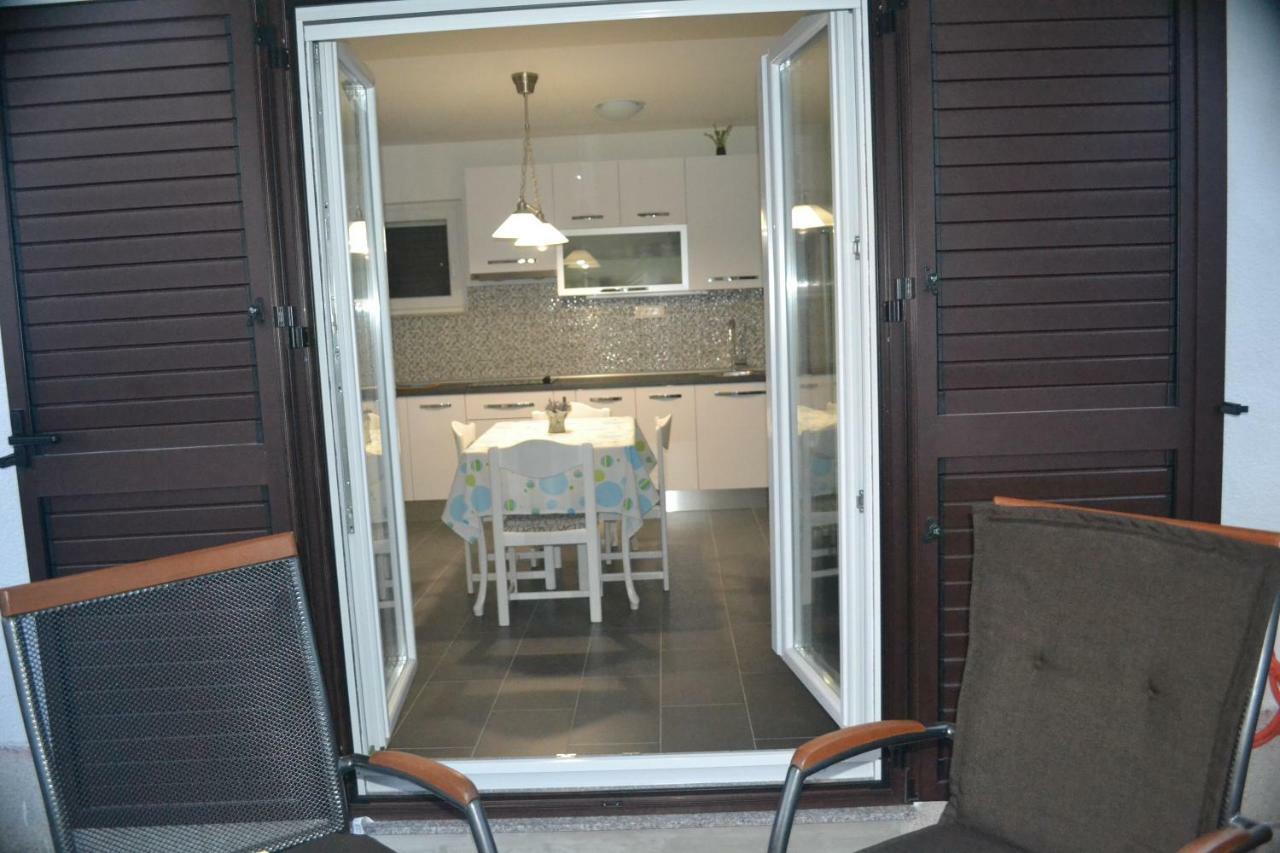שיבניק Apartman Bebe In Old Town- With Free Parking מראה חיצוני תמונה