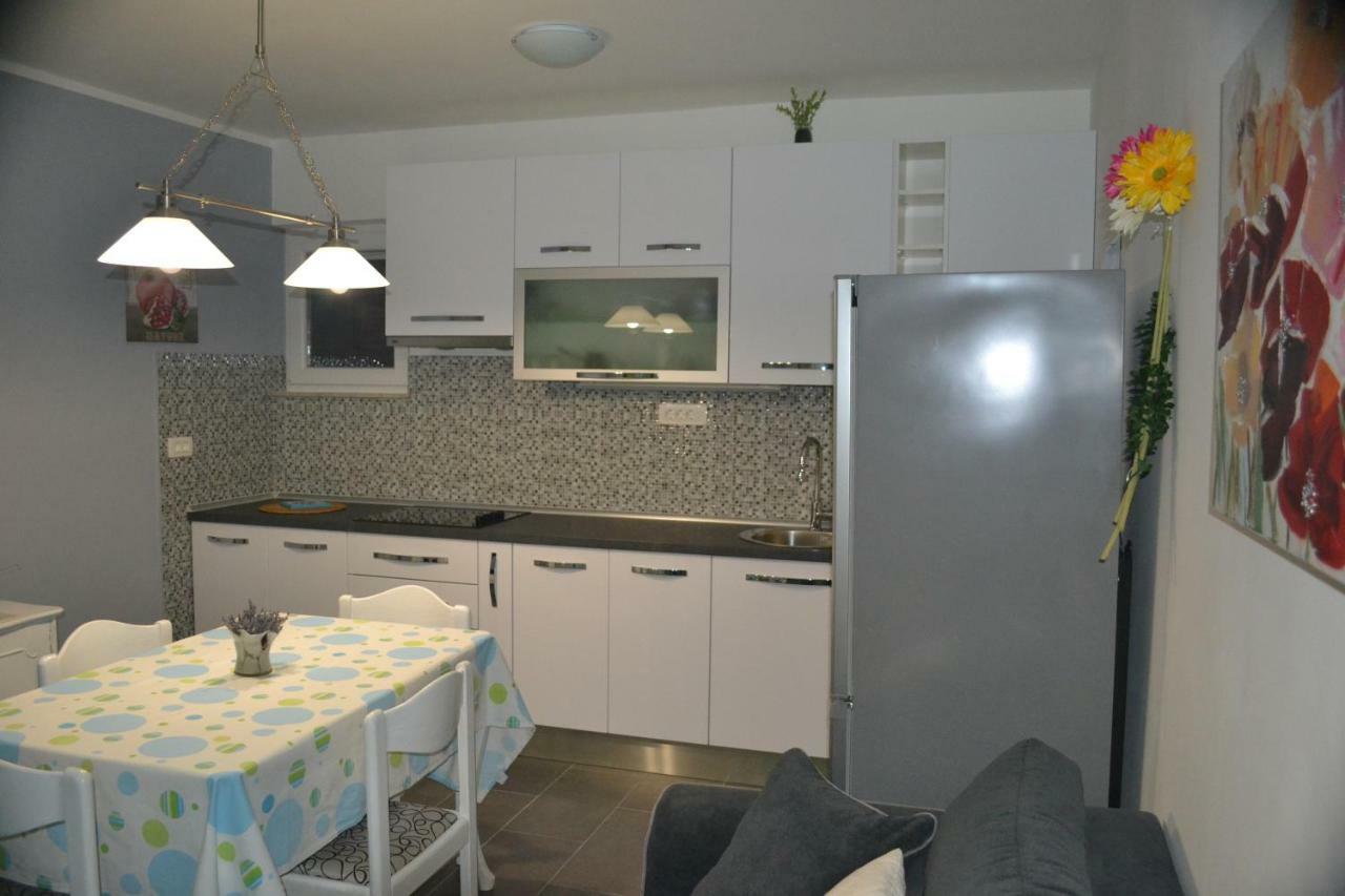שיבניק Apartman Bebe In Old Town- With Free Parking מראה חיצוני תמונה